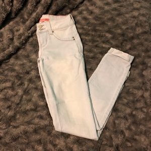 Wanna Betta Butt? YMI Lightwash Jeans